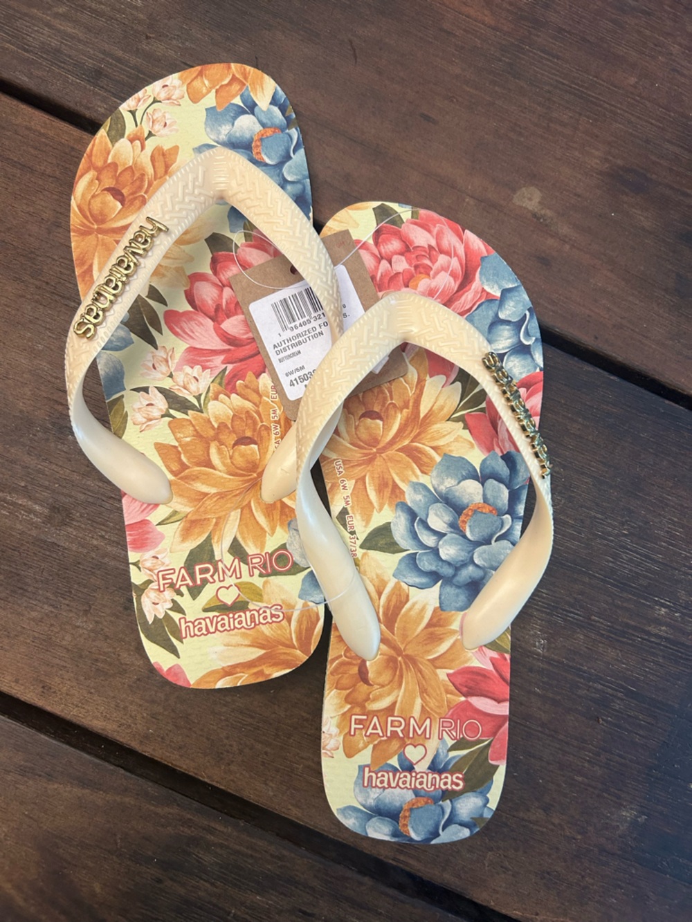 Havaianas Rebecca Floral Print Flip Flops with Yellow and Pink Accents NWT